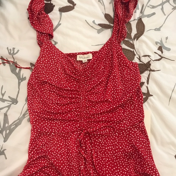 Beautiful Red Top - Picture 3 of 4